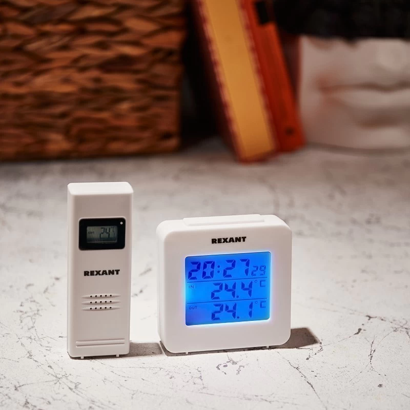 Термометр электронный с часами и беспроводным выносным датчиком REXANT